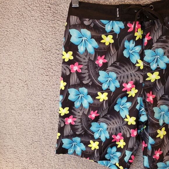 Hurley Mens Board Swim Skater summer Trunks Black Hawaiian Flowers Sz 14/27 - Picture 3 of 10